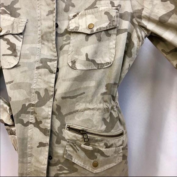 ❤️ SOLD ❤️ Anthropologie Velvet Military Jacket - Picture 6 of 8